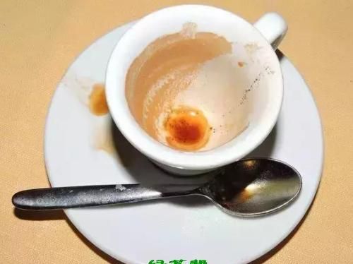 怎么洗去杯子里的茶垢小妙招