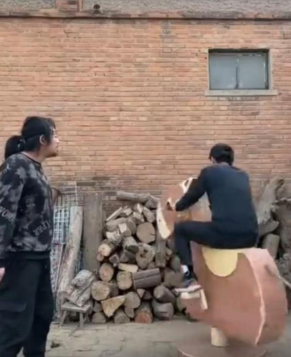 以前的木驴有什么作用（手工耿制木驴引争议）(8)