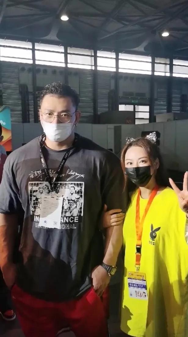 鹿晨辉的健身照（鹿晨辉遇上健身）(12)