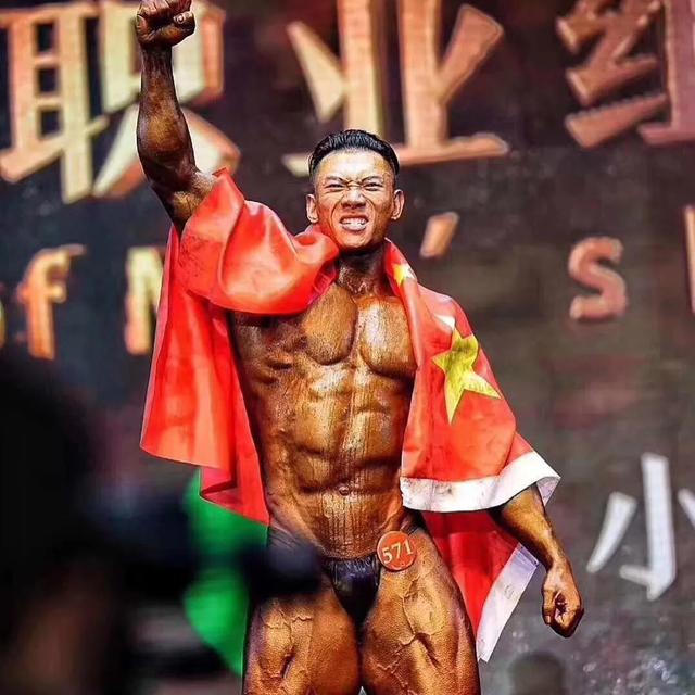 鹿晨辉的健身照（鹿晨辉遇上健身）(22)
