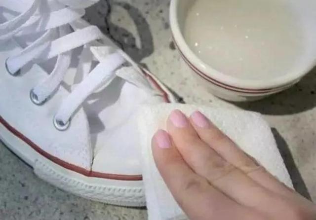 如何清洗白鞋妙招（5个生活小妙招白鞋怎么清洗）(7)