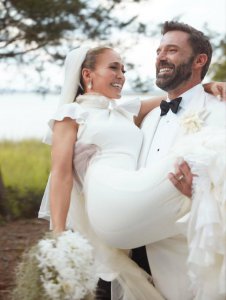 ​詹妮弗 . 洛佩兹晒与大本结婚现场照 庆祝结婚一周年