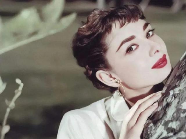 世界上最美的眼睛颜色蔚蓝色（世界上最美丽的眼睛颜色）(3)