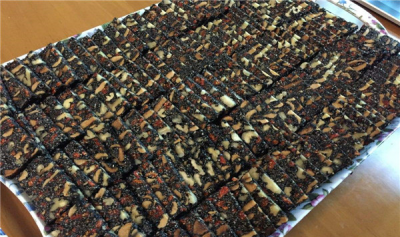 ​假阿胶糕溶于水吗 怎么样才华胜利分别真假阿胶糕