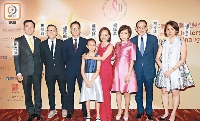 邓光荣小女儿大婚(黑帮大佬的美貌女儿)