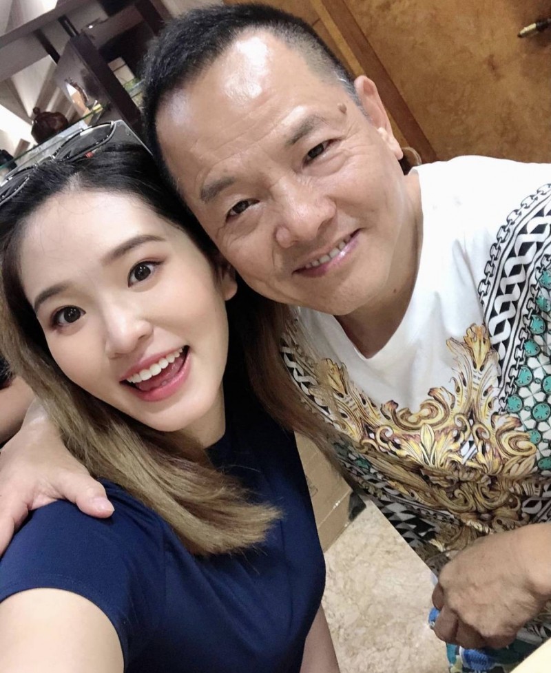 邓光荣小女儿大婚(黑帮大佬的美貌女儿)