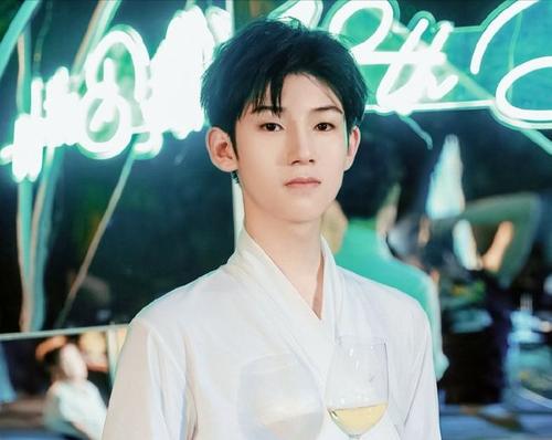 为什么说杜天宇是vivo太子爷？杜天宇父亲是vivo创始人吗豆瓣？
