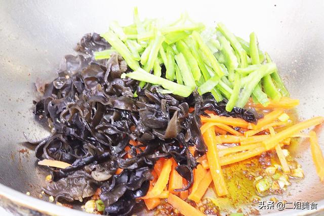 怎么样炒豆腐又嫩好吃又简单（牢记别直接下锅炒豆腐）(7)