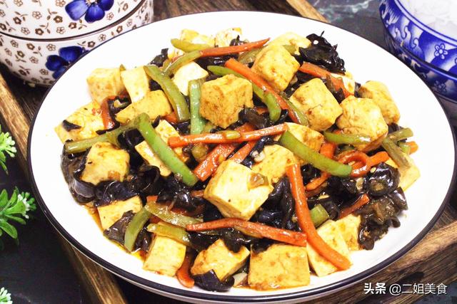 怎么样炒豆腐又嫩好吃又简单（牢记别直接下锅炒豆腐）(11)