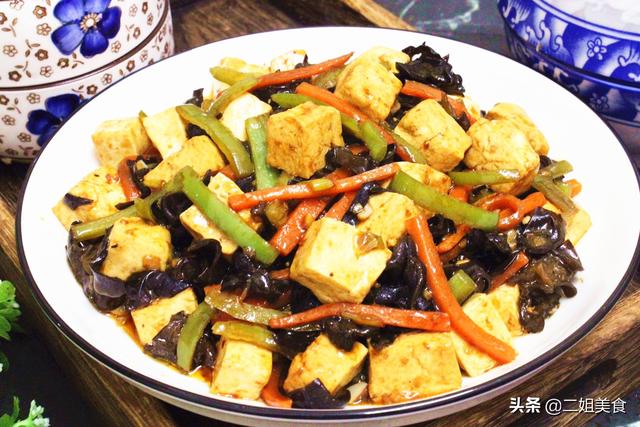 怎么样炒豆腐又嫩好吃又简单（牢记别直接下锅炒豆腐）(10)