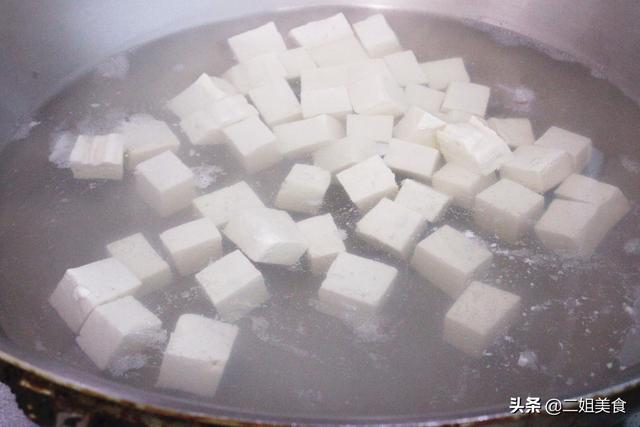 怎么样炒豆腐又嫩好吃又简单（牢记别直接下锅炒豆腐）(5)