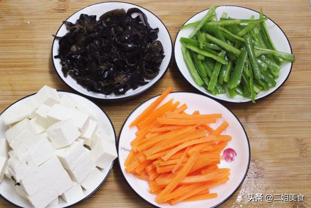 怎么样炒豆腐又嫩好吃又简单（牢记别直接下锅炒豆腐）(3)
