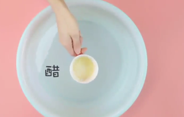 第一次买的羽绒服怎么洗,新买的羽绒服怎么洗最好图13