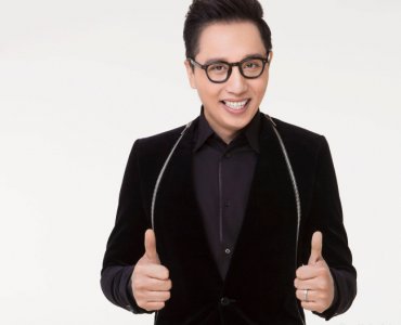​网传好声音主持人华少被带走调查 整个人憔悴不已