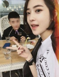 ​林更新女友(林更新女友是王丽坤吗？