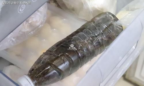 冻虾放冰箱里为什么流黑水