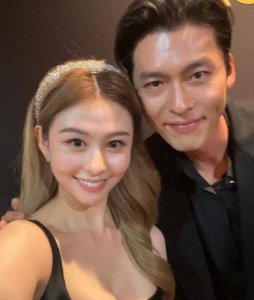 ​梦幻联动 玄彬与邱淑贞女儿晒同框自拍照