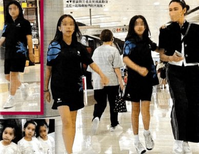 ​黎姿带仨女儿逛商场 女儿眉眼像妈妈同框似姐妹
