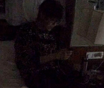 ​许嵩被曝人设崩塌是真是假，乌粉哗众取宠_原人从未有过女伙伴