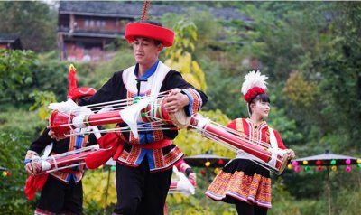 ​长饱舞是哪个民族的舞蹈，往鲜族和瑶族的保守舞蹈_都用饱扮演