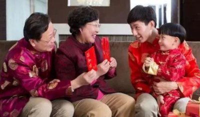 ​压岁钱的含义是什么道理，辟邪驱鬼保佑宁靖_也是爱的表白