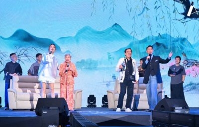 ​刘德华举办62岁生日派对 容祖儿等30多位明星出席