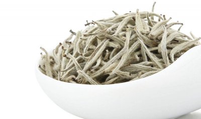 ​白茶是什么茶?脸色纯白好像银针_微发酵茶类