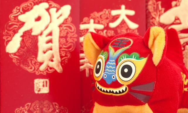 春节有哪些习俗，每到春节时，除了贴春联，还有哪些传统习俗呢？图3