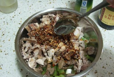 ​凉拌兔子煮多久才嫩,凉拌兔冷水煮还是开水煮