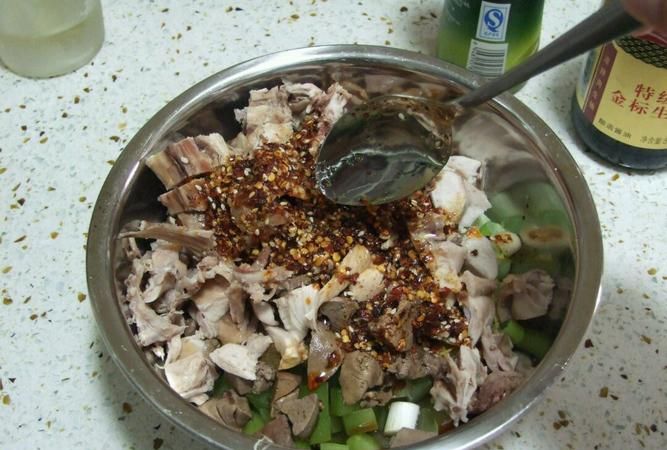 凉拌兔冷水煮还是开水煮