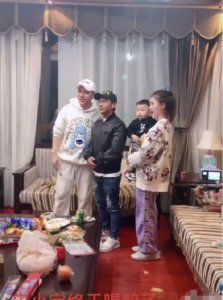 ​宋小宝老婆是什么人，宋小宝现任妻子叫什么