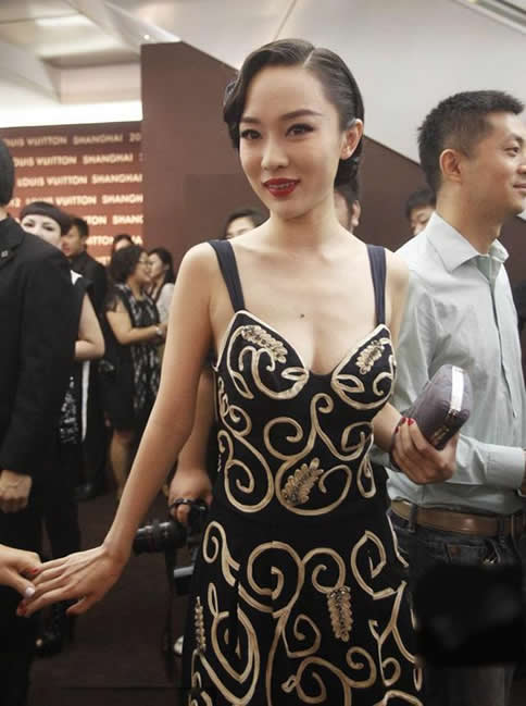 霍思燕的胸有多大图片：霍思燕身材凹凸有致酥胸诱人