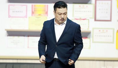 ​贾冰的妻子是谁？ 贾冰的老婆是李丽丽吗