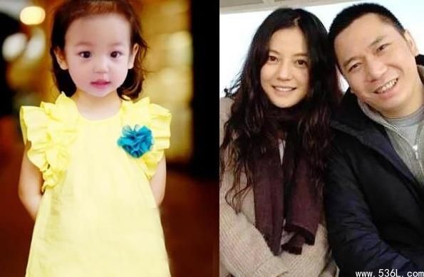 赵薇女儿小四月近照 赵薇的女儿现在好看吗