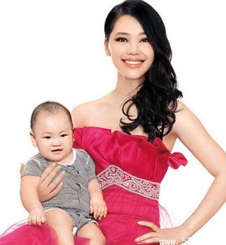 孔维老公是谁？孔维儿子照片