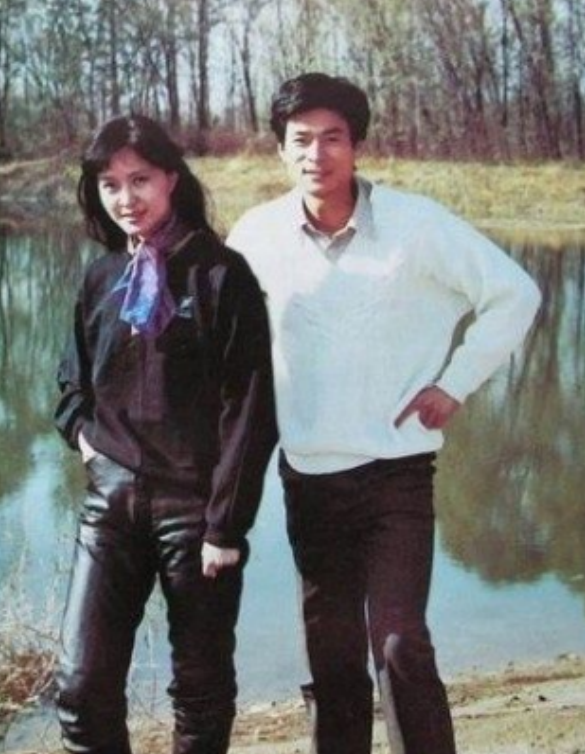 屠洪刚：娶二婚女助理当老婆，对继子视如己出，今继子比他还风流