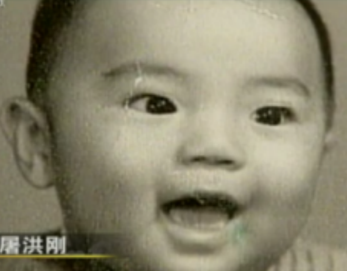 屠洪刚：娶二婚女助理当老婆，对继子视如己出，今继子比他还风流