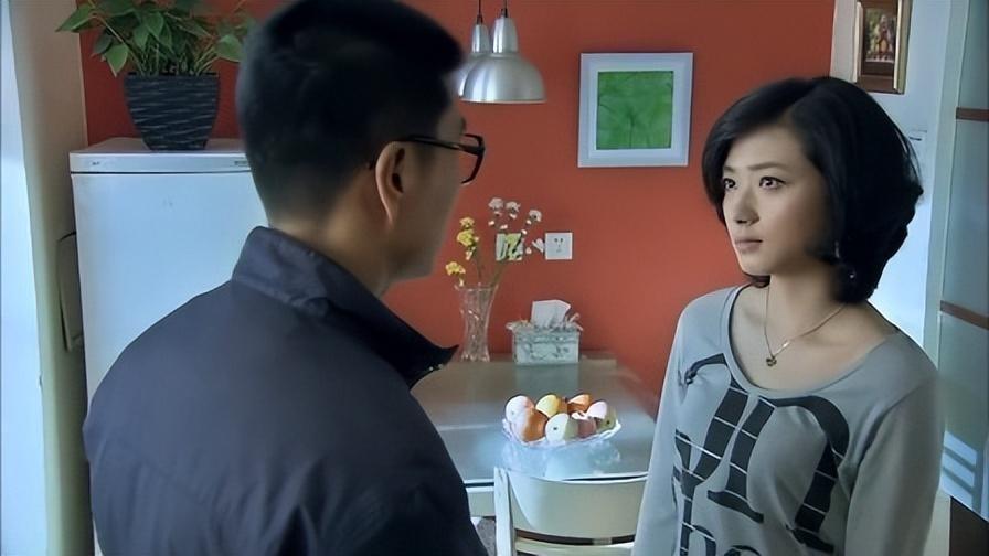 万茜个人资料简介和老公（不婚族万茜：从不炒作，嫁普通丈夫，40岁高龄为小丈夫生孩子）