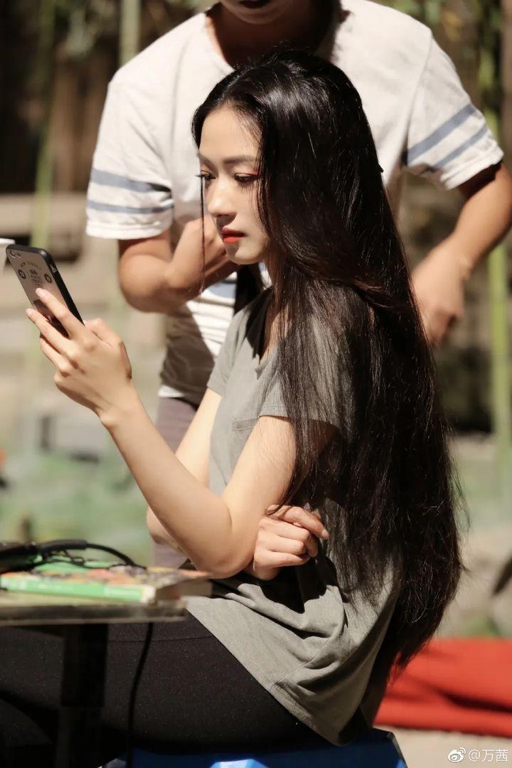 万茜个人资料简介和老公（不婚族万茜：从不炒作，嫁普通丈夫，40岁高龄为小丈夫生孩子）