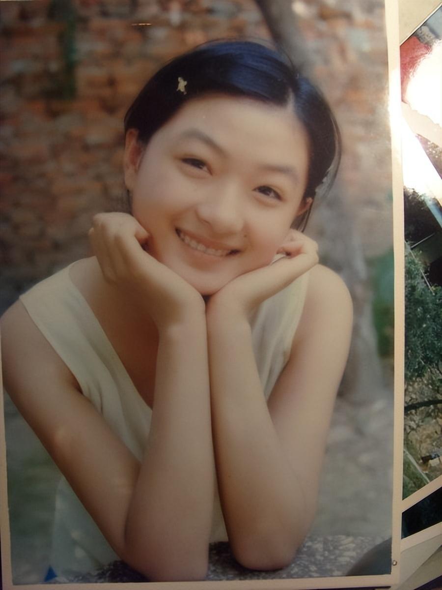 万茜个人资料简介和老公（不婚族万茜：从不炒作，嫁普通丈夫，40岁高龄为小丈夫生孩子）