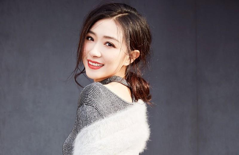 万茜个人资料简介和老公（不婚族万茜：从不炒作，嫁普通丈夫，40岁高龄为小丈夫生孩子）