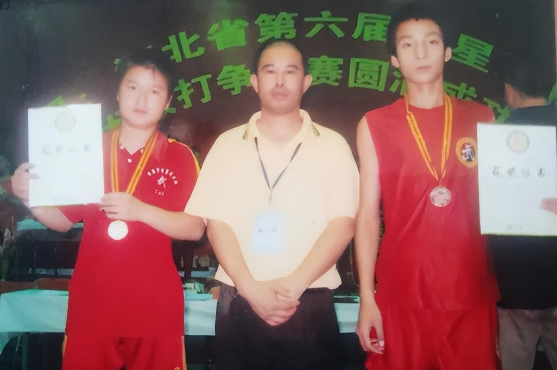 从“北漂打工妹”到“世界格斗冠军”，揭秘张伟丽的反转人生--张伟丽个人资料简介照片