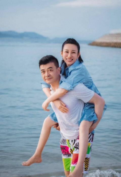 秦海璐个人资料简介（秦海璐：嫁二婚王新军，让丧夫丧子的婆婆老有所依）