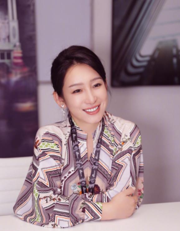 秦海璐个人资料简介（秦海璐：嫁二婚王新军，让丧夫丧子的婆婆老有所依）