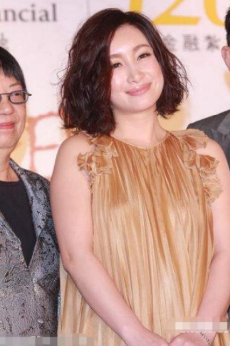 秦海璐个人资料简介（秦海璐：嫁二婚王新军，让丧夫丧子的婆婆老有所依）