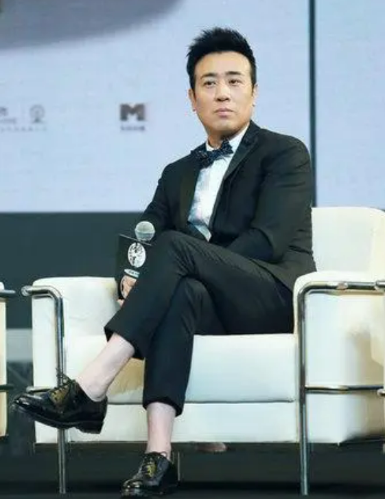 于和伟简历个人资料简介介绍（演员于和伟：与原配相爱30年，我与王丽坤只是单纯的打麻将）