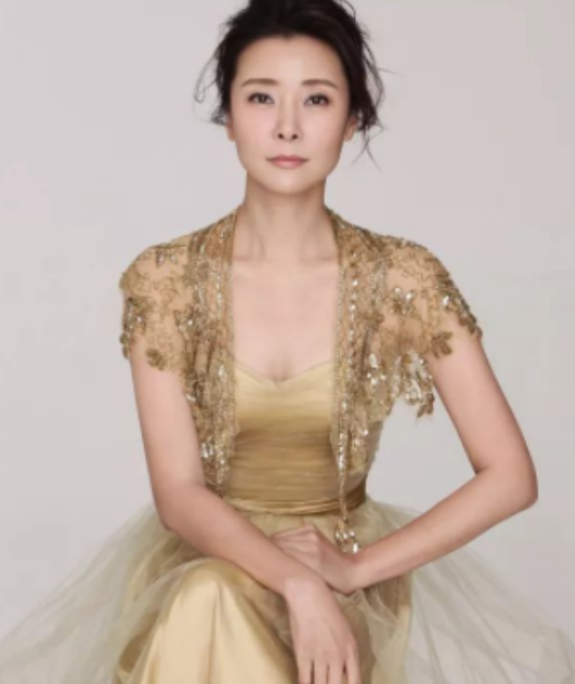 著名演员柯蓝：情路坎坷，我不是黄志忠小三，我也不想结婚