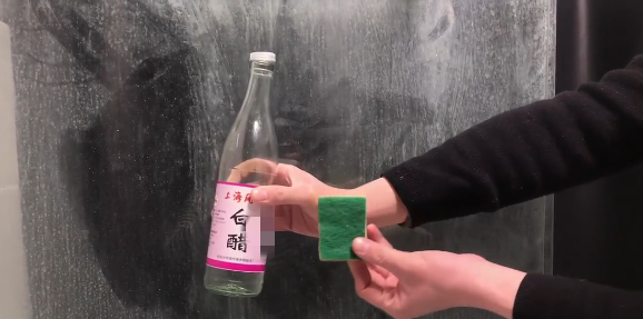 用什么擦镜子更干净没有水印,镜子用什么洗比较干净图4