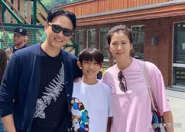 张智霖袁咏仪儿子ins道歉 4年前立场不明现在才道歉，网友吐槽“为来内娱圈钱做准备“？