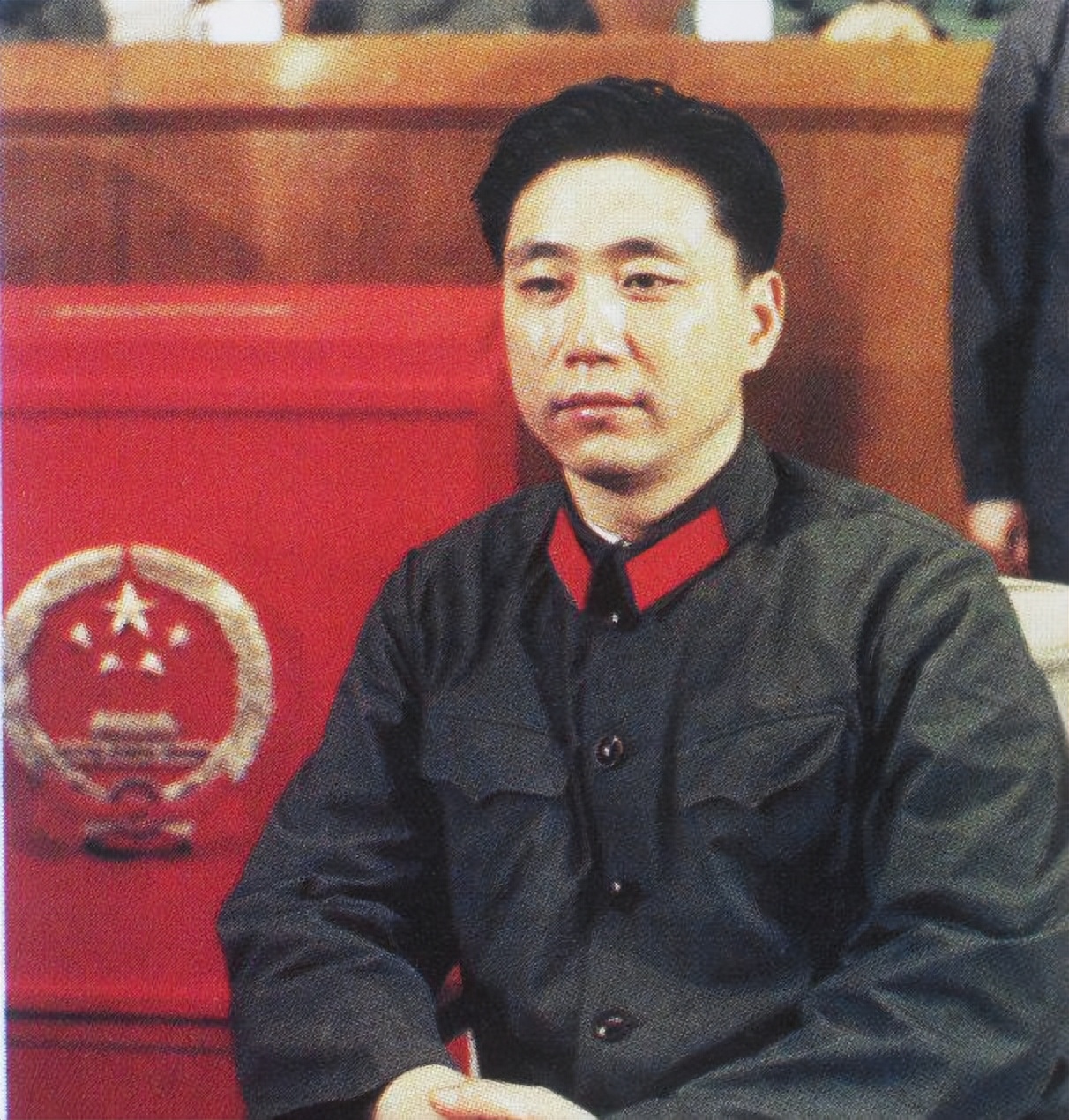王洪文女儿：白酒起家成上海女富豪，多次拒绝绿卡，只因是中国人